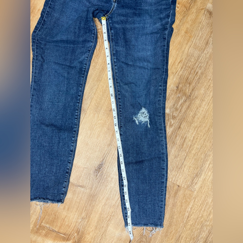 J CREW high rise button fly, 9” mid rise skinny jean. Size 27. - Picture 2 of 5